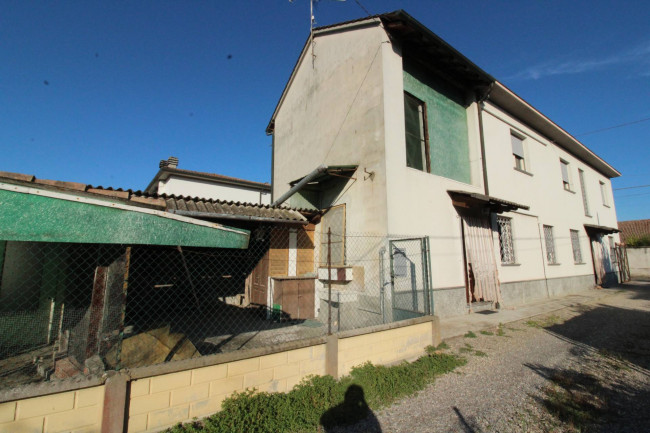 Casa indipendente in vendita a Corana (PV)