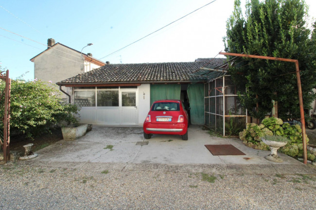 Casa indipendente in vendita a Corana (PV)