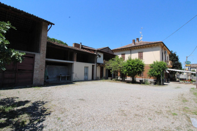 Casa indipendente in vendita a Torricella Verzate (PV)