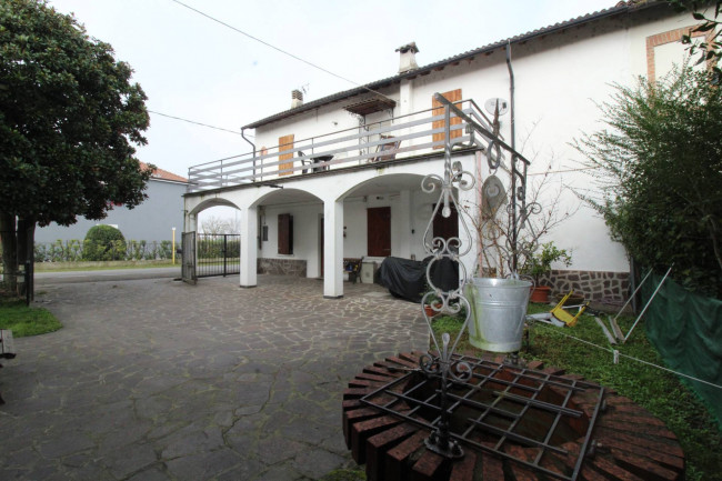 Porzione di casa in vendita a Castelletto Di Branduzzo (PV)