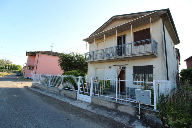 Casa semindipendente in Vendita a Rea
