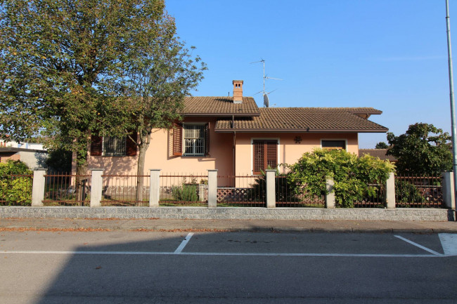 Villa Unifamigliare in Vendita a Bressana Bottarone
