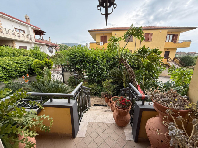 Villette a schiera in Vendita a Vitulazio