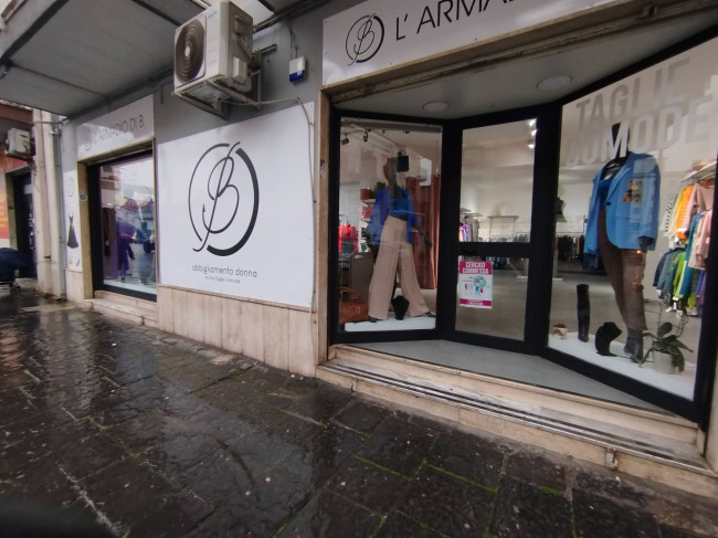 Locale commerciale in Affitto a Santa Maria Capua Vetere