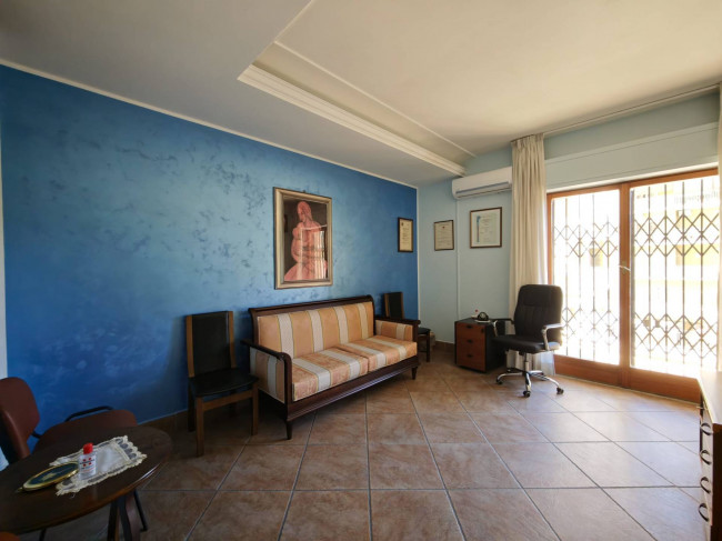ufficio in vendita a Santa Maria Capua Vetere