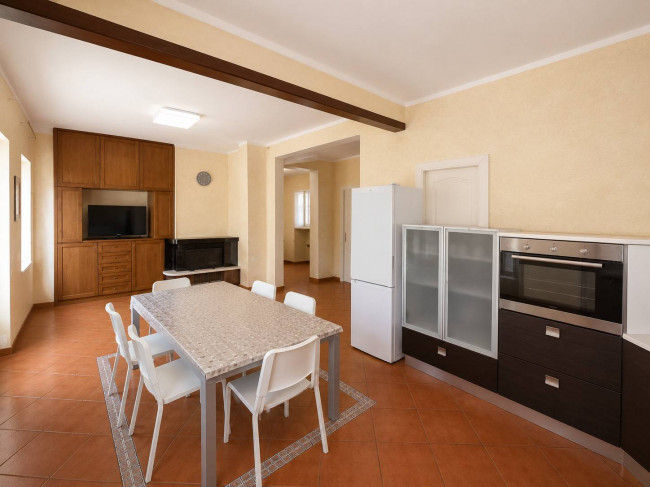 Villa in vendita a Curti