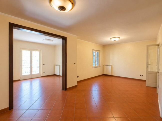 Villa in vendita a Curti