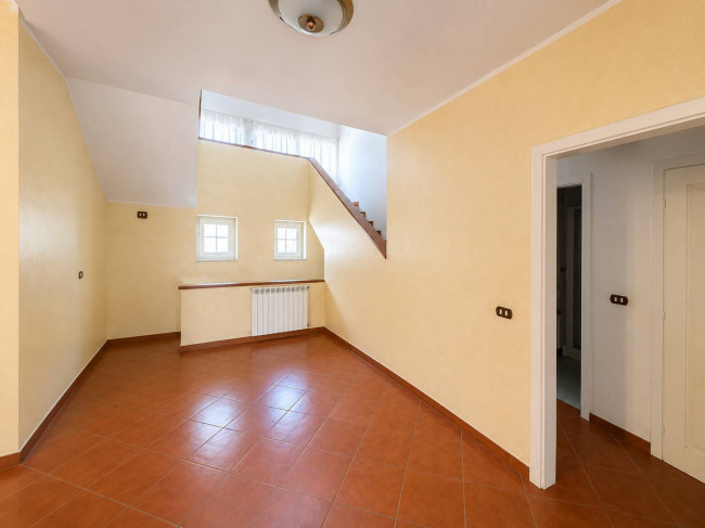 Villa in vendita a Curti