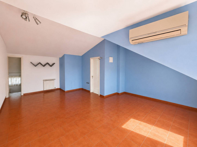Villa in vendita a Curti