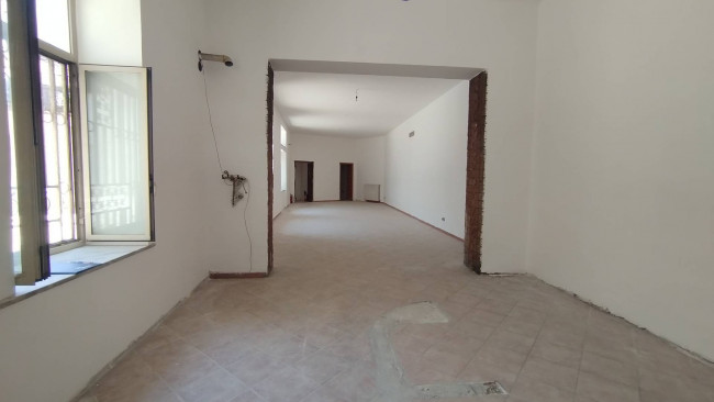 Locale commerciale in affitto a Curti