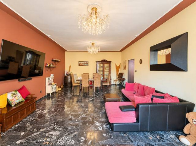 Villa in vendita a Curti