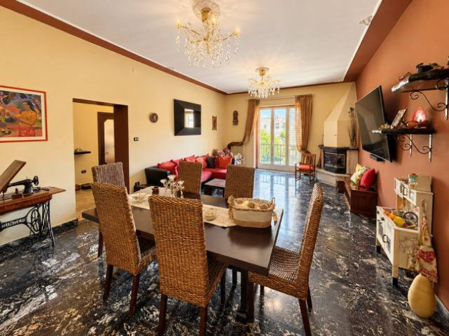 Villa in vendita a Curti