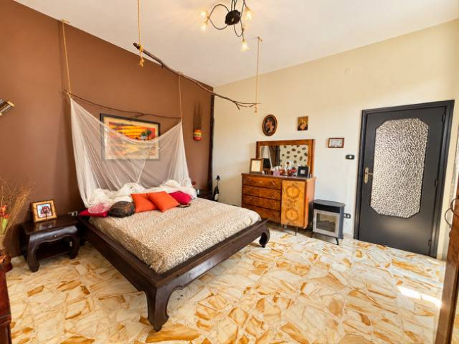 Villa in vendita a Curti