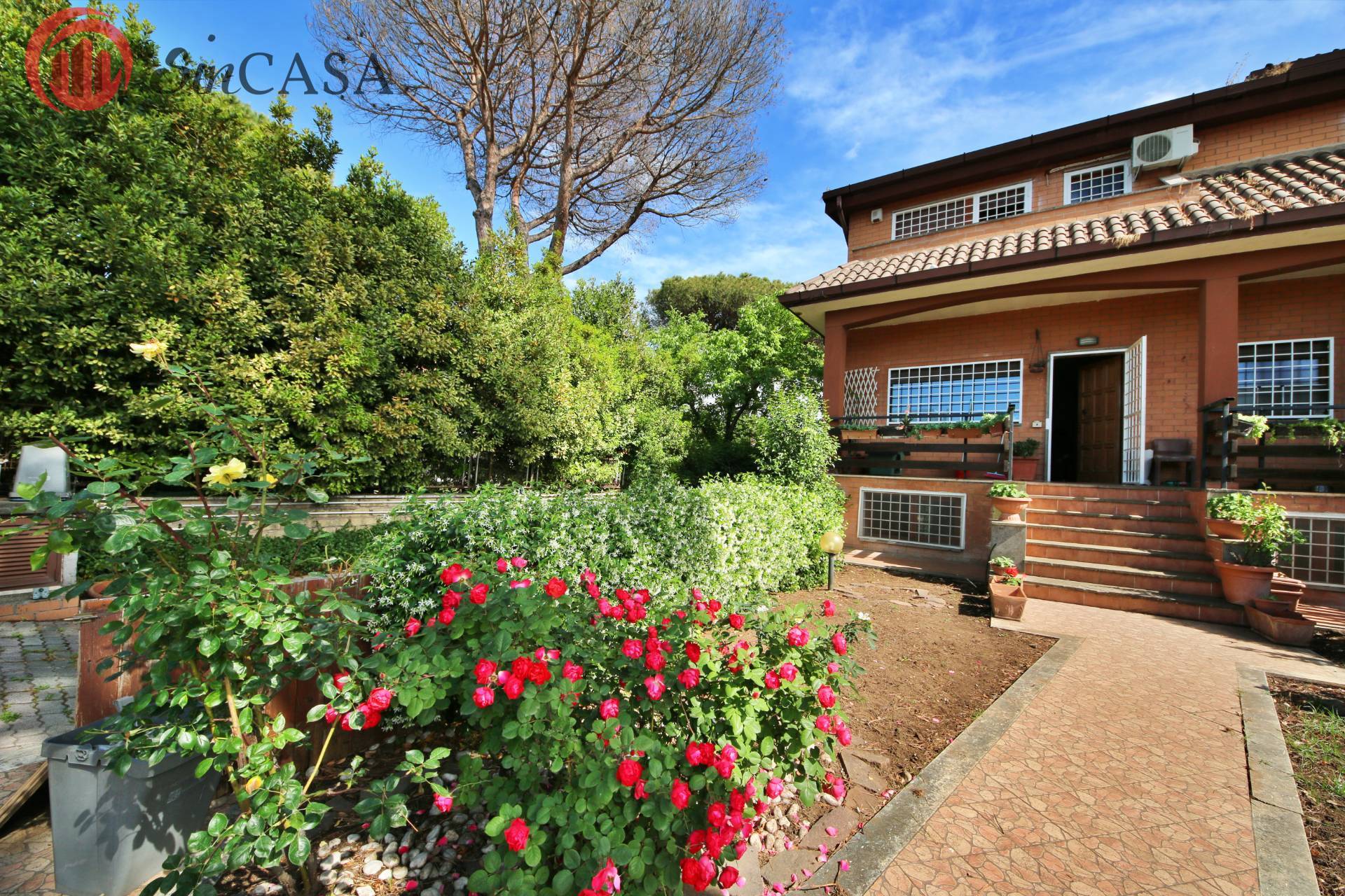 villa bifamiliare in vendita a Roma