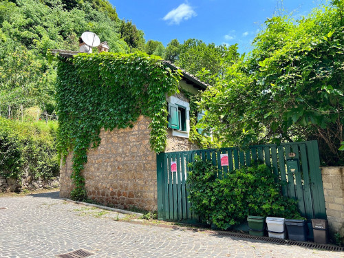 Casa indipendente in vendita a Sacrofano (RM)