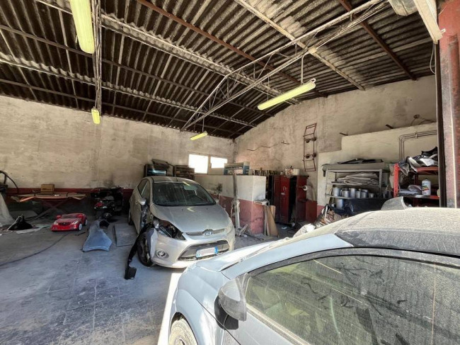 Attività commerciale in vendita a Fiumicino