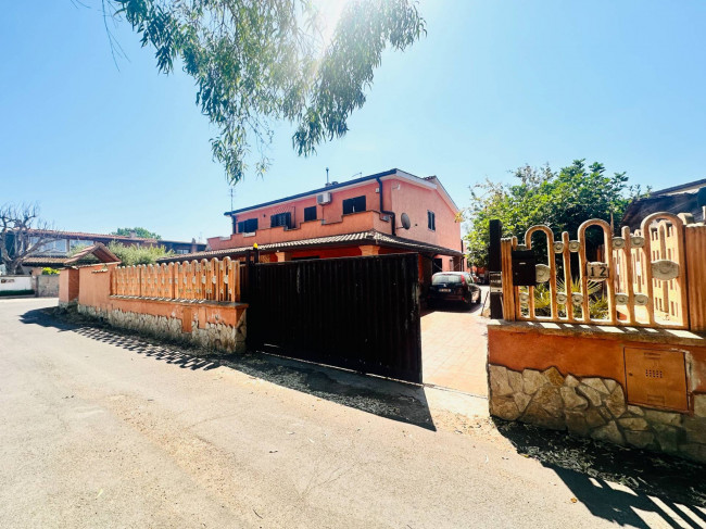 villa bifamiliare in vendita a Fiumicino