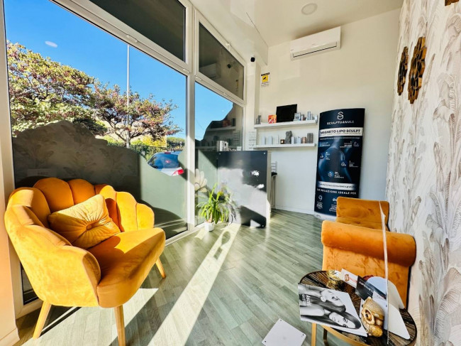 Locale commerciale in vendita a Roma