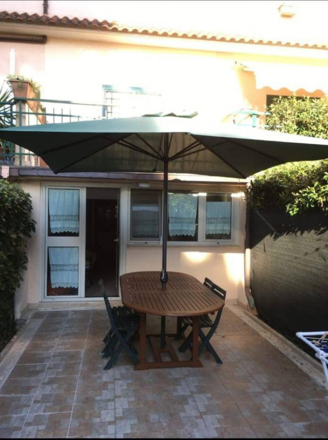 Villette a schiera in affitto a Fiumicino