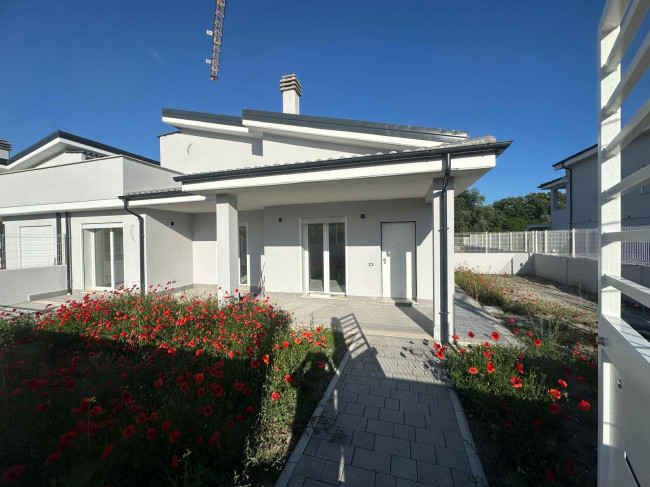 villa quadrifamiliare in vendita a Fiumicino