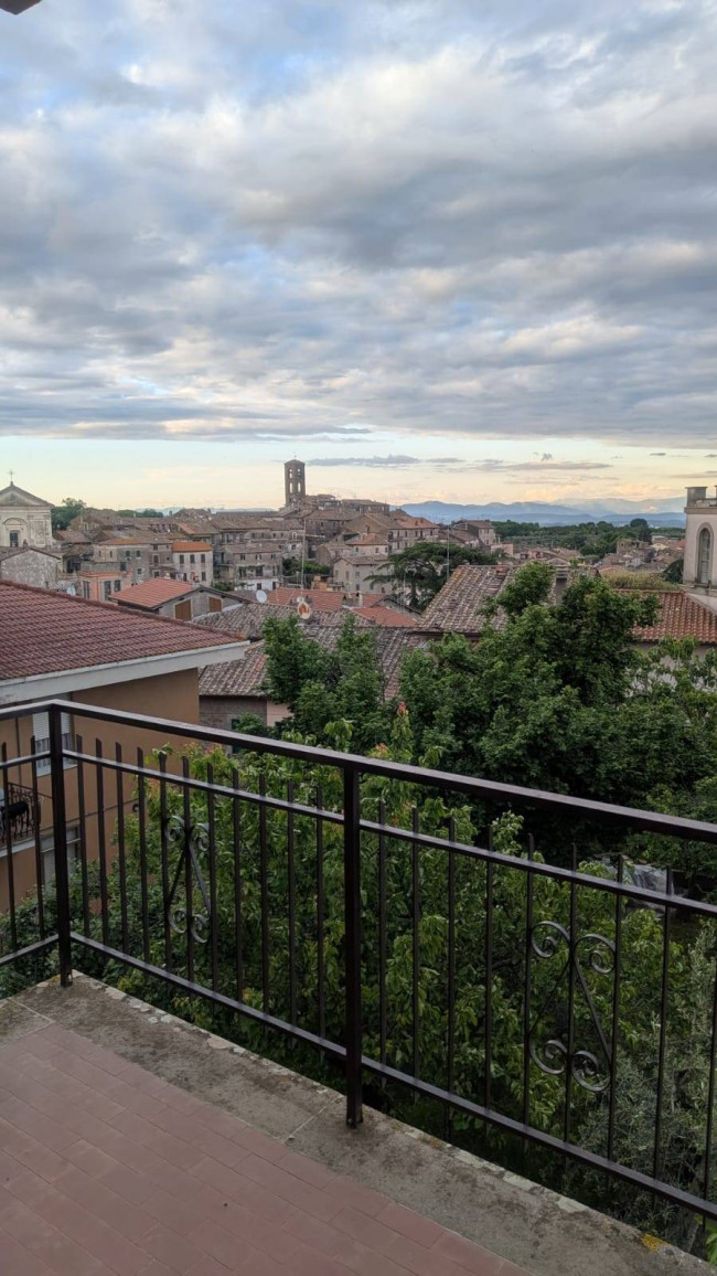 Appartamento in vendita a Vallerano