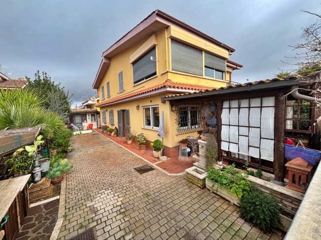 Casa singola in vendita a Fiumicino