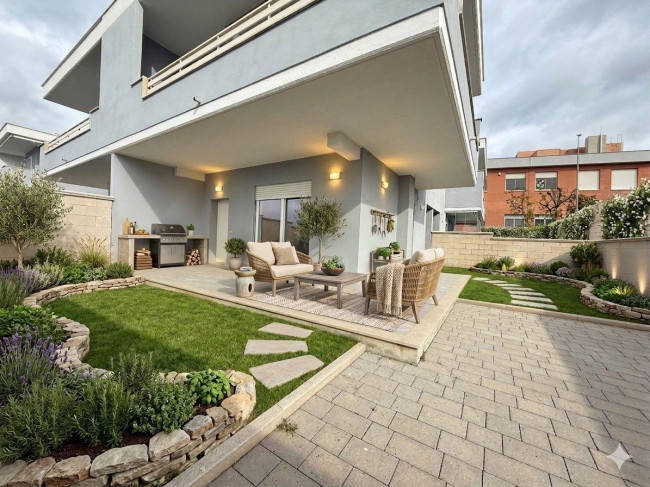 villa quadrifamiliare in vendita a Ladispoli