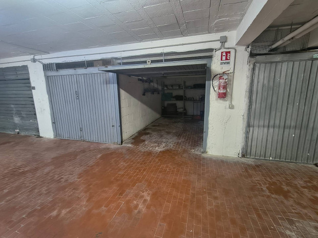 Box o garage in vendita a Roma