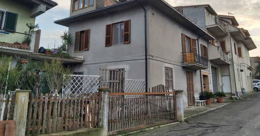 Casa semi-indipendente in vendita a Colli Del Tronto (AP)