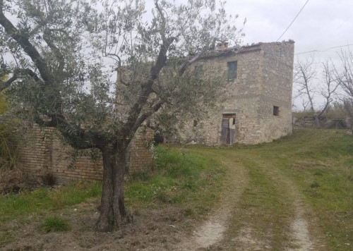 Rustico/Casale in Vendita a Ascoli Piceno