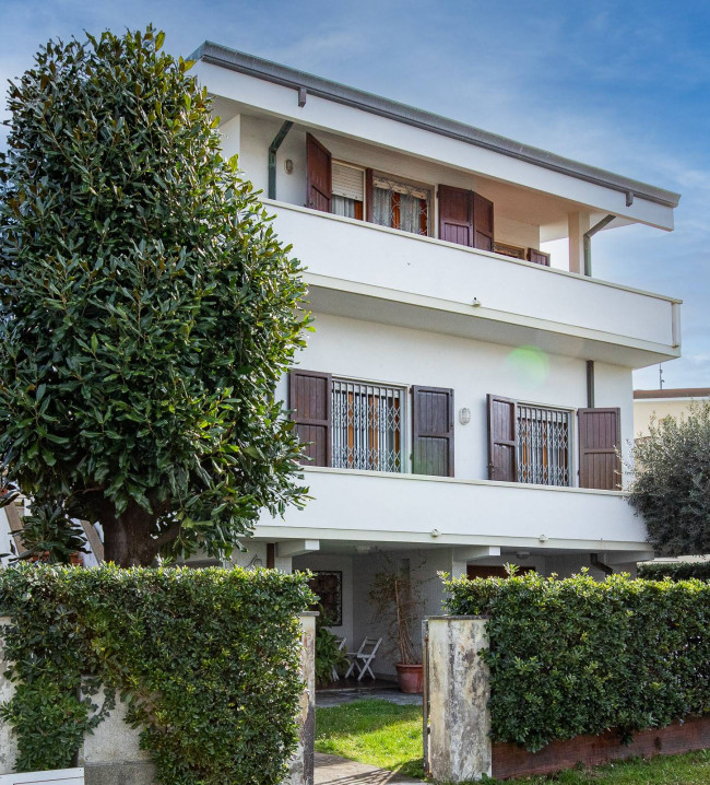 Villa in vendita a Viareggio (LU)