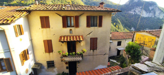Casa indipendente in vendita a Camaiore