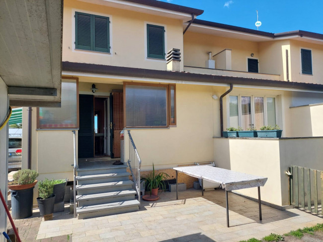 Villa bifamiliare in vendita a Camaiore