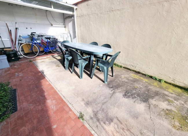 Appartamento piano terra in vendita a Viareggio