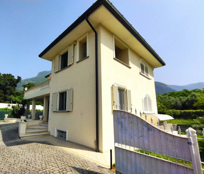 Villa Singola in vendita a Camaiore