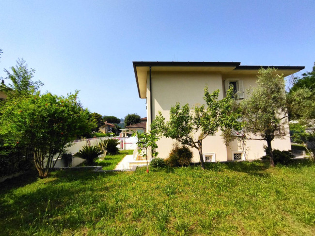 Villa Singola in vendita a Camaiore