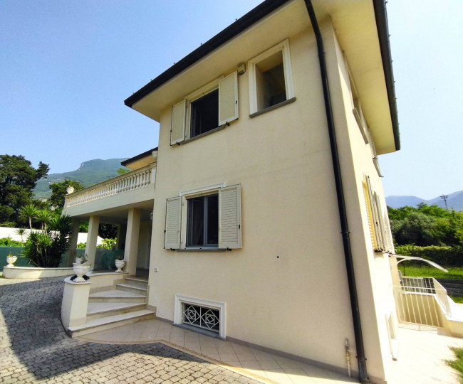 Villa Singola in vendita a Camaiore