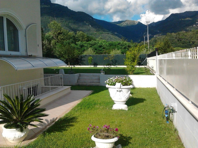 Villa Singola in vendita a Camaiore