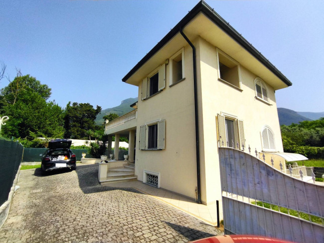 Villa Singola in vendita a Camaiore