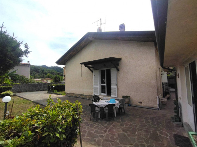 Villa bifamiliare in vendita a Camaiore