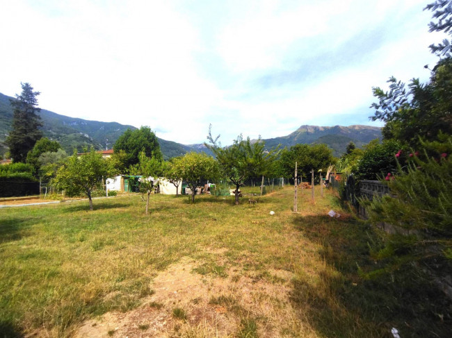 Villa bifamiliare in vendita a Camaiore