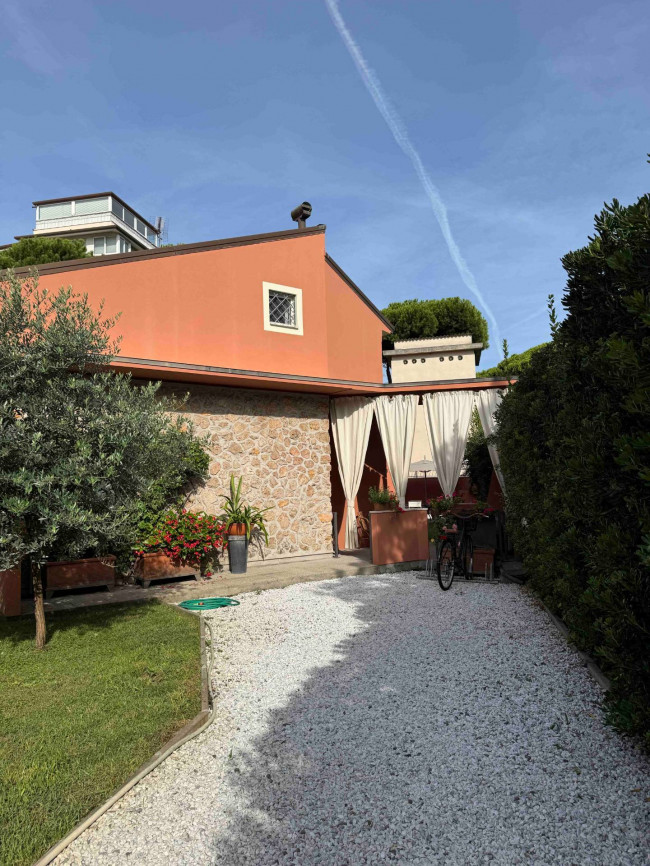 Villetta bifamiliare in vendita a Camaiore