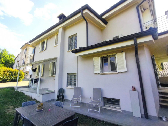 Villetta bifamiliare in vendita a Camaiore