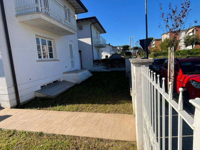 Villette a schiera in vendita a Camaiore