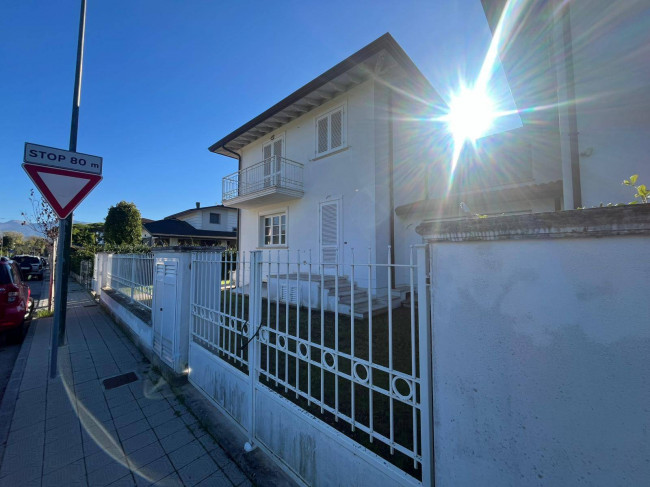 Villette a schiera in vendita a Camaiore