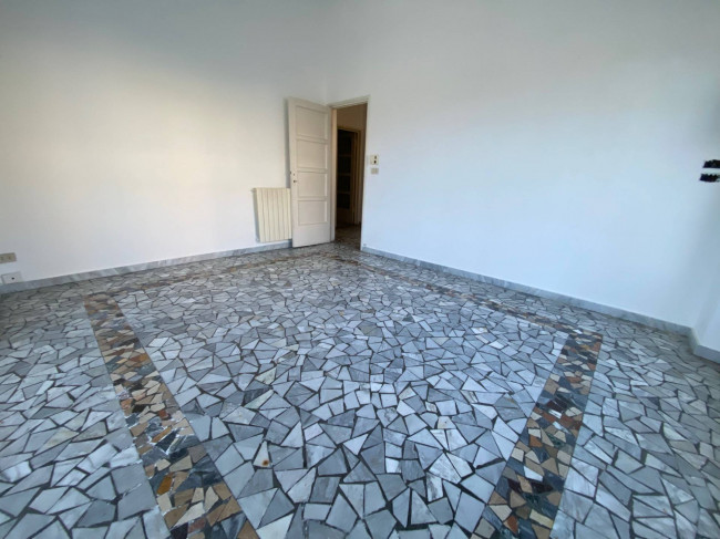 Appartamento piano terra in vendita a Viareggio