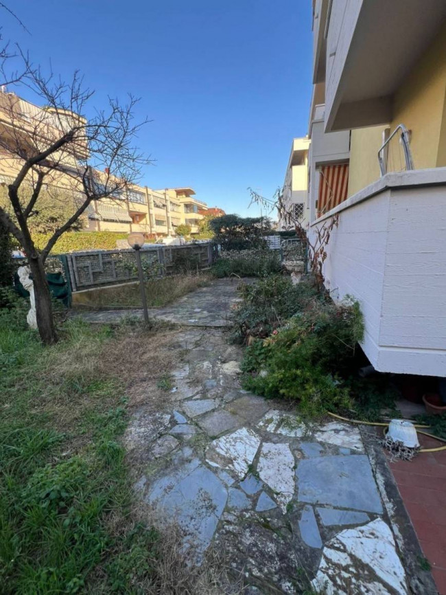 Appartamento piano terra in vendita a Viareggio