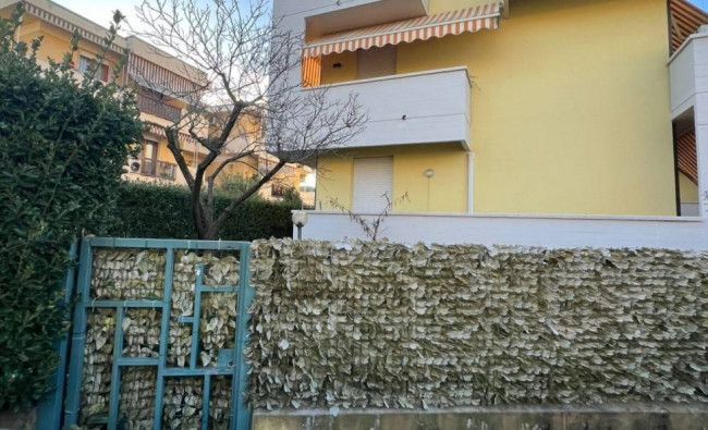 Appartamento piano terra in vendita a Viareggio