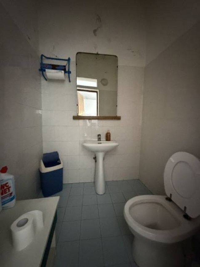 Locale commerciale in vendita a Viareggio