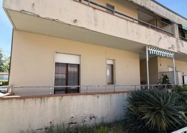 Appartamento piano terra in vendita a Viareggio